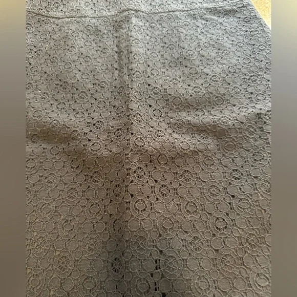 Banana Republic Pencil Skirt EUC size 4 black lace skirt - Picture 3 of 7